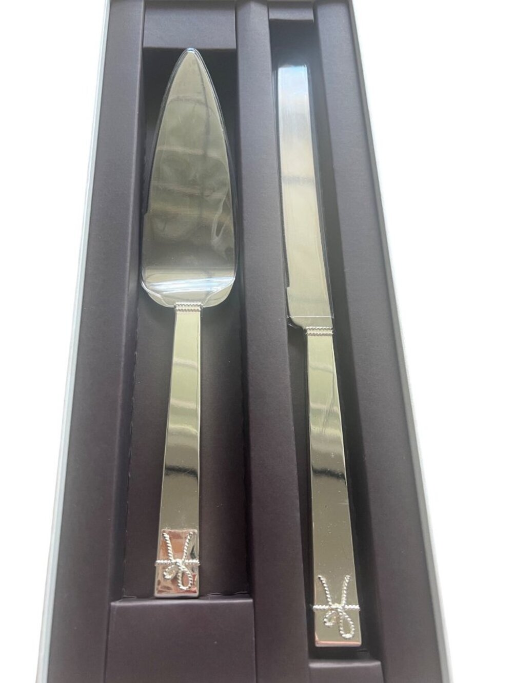 Vera Wang Wedgwood Love Knots Cake Knife & Server Set Silver Plated Wedding NWT - Picture 4 of 12